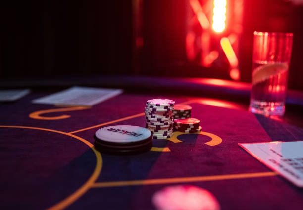 Texas Poker live table with dealer broadcast